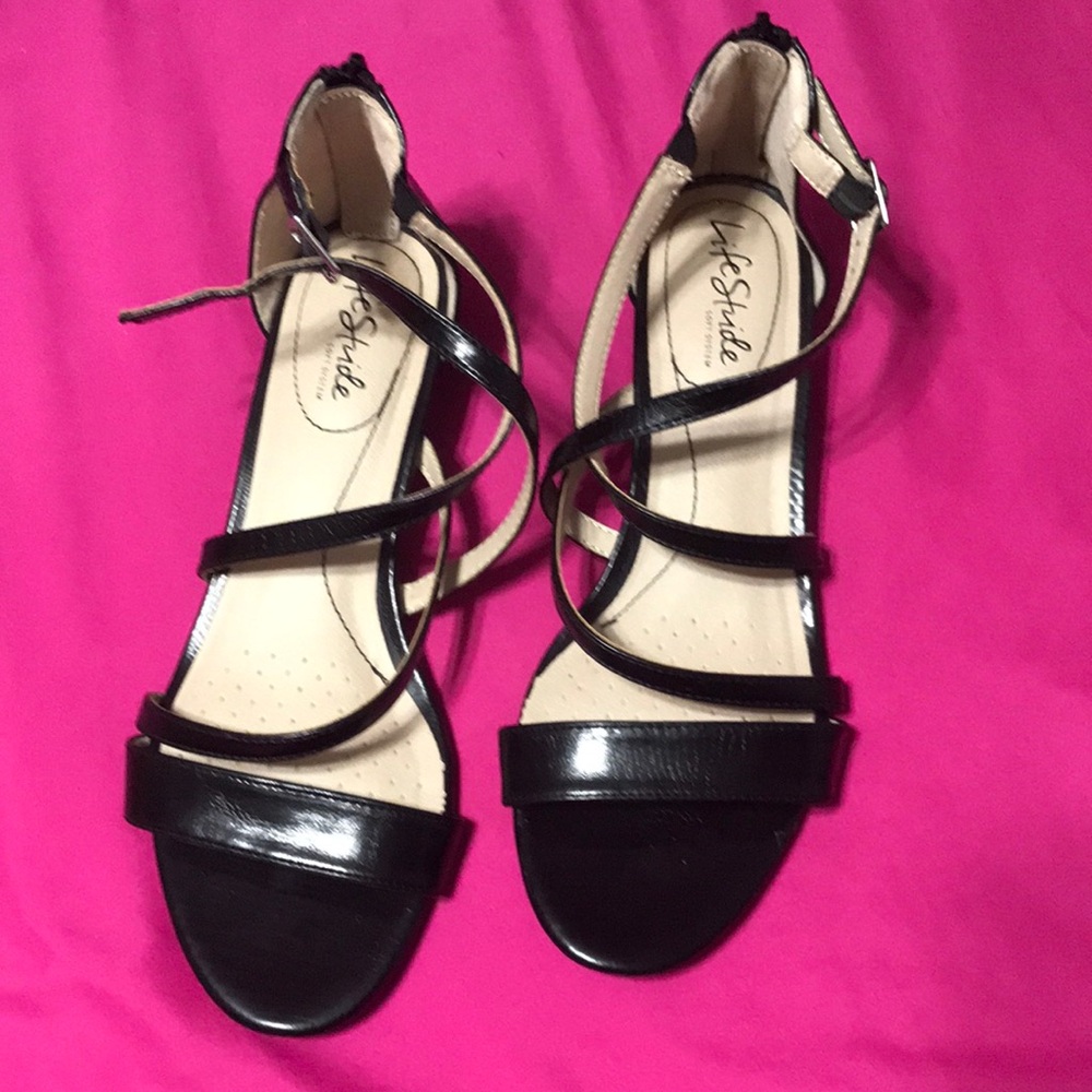 Size 8.5 women black strappy sandal